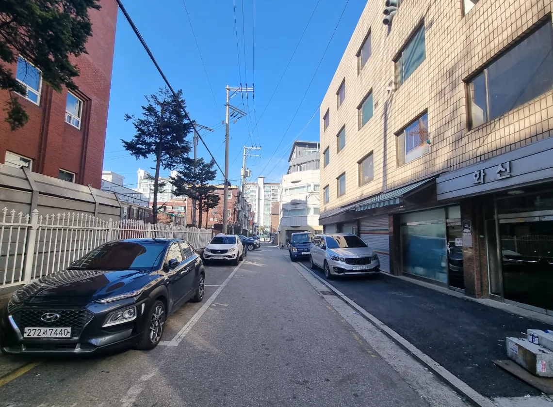 장안동 422-2 주변 거리 – 주거와 근생, 소규모 사무실이 섞인 가로